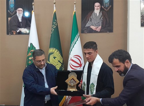 صبح امروز و با حضور در آستان قدس رضوی
